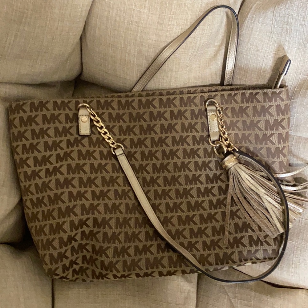 Michael Kors bag in really good condition